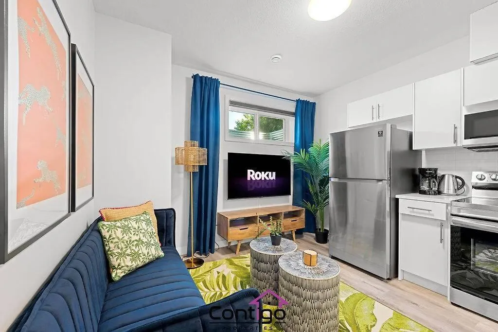 The Den, Centrally Located Suite, King Bed, Wifi! Edmonton Apartment
