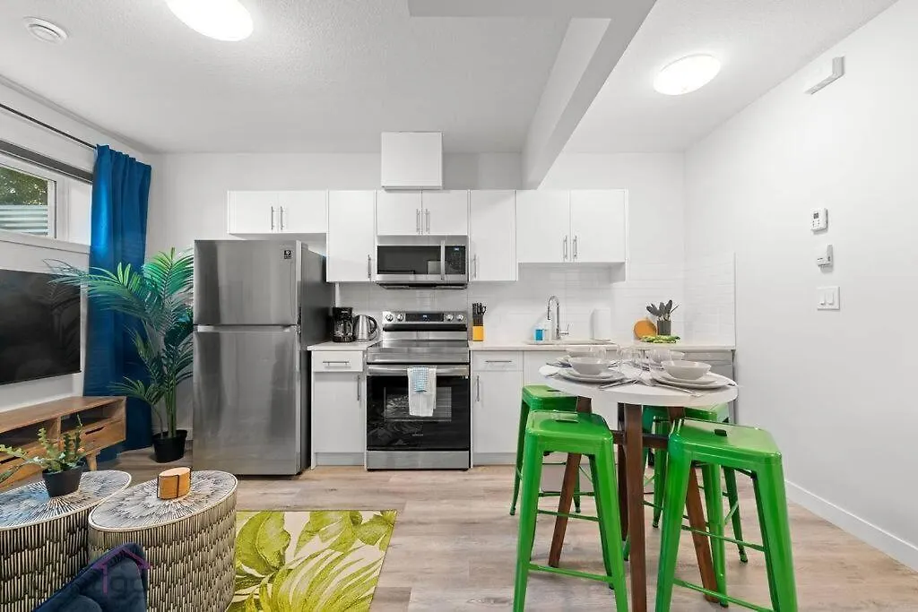 The Den, Centrally Located Suite, King Bed, Wifi! Edmonton 0*,  Canada